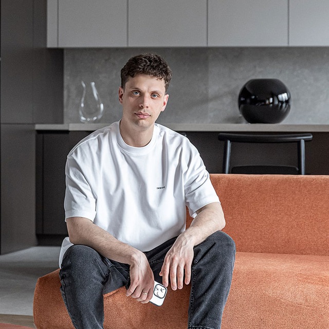 Лев Кононов